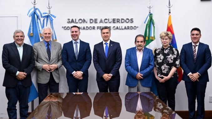 Firma de convenios entre el Gobierno del Chaco y la UNCAUS en el área de salud