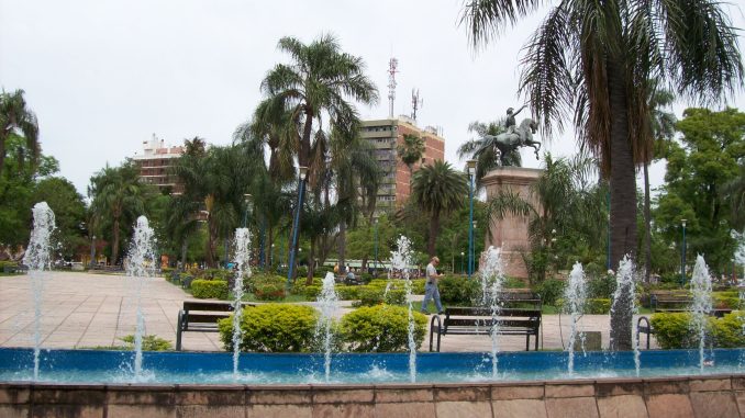 Vista de la Plaza 25 de Mayo de 1810 en Resistencia, Chaco