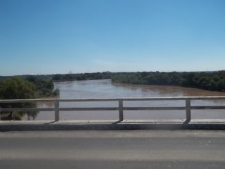 Vista del río Bermejo y sus costas desde el puente entre Chaco y Formosa